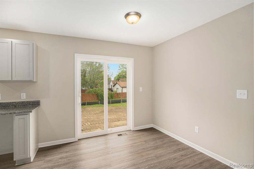5499 SITKA Street, Burton, MI 48519 — Photo 4