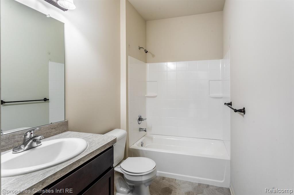 9776 RIDGE RUN Street, Howell, MI 48855 — Photo 18