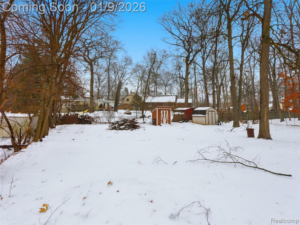 4350 Lotus Drive, Waterford, MI 48329 — Photo 23