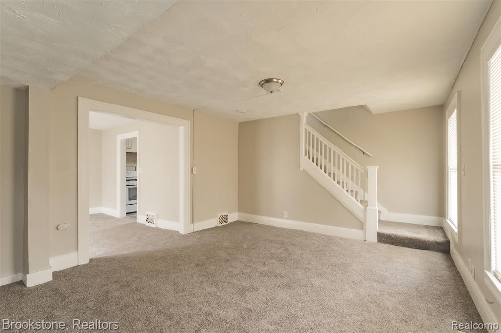 212 Sanderson Avenue, Pontiac, MI 48341 — Photo 5