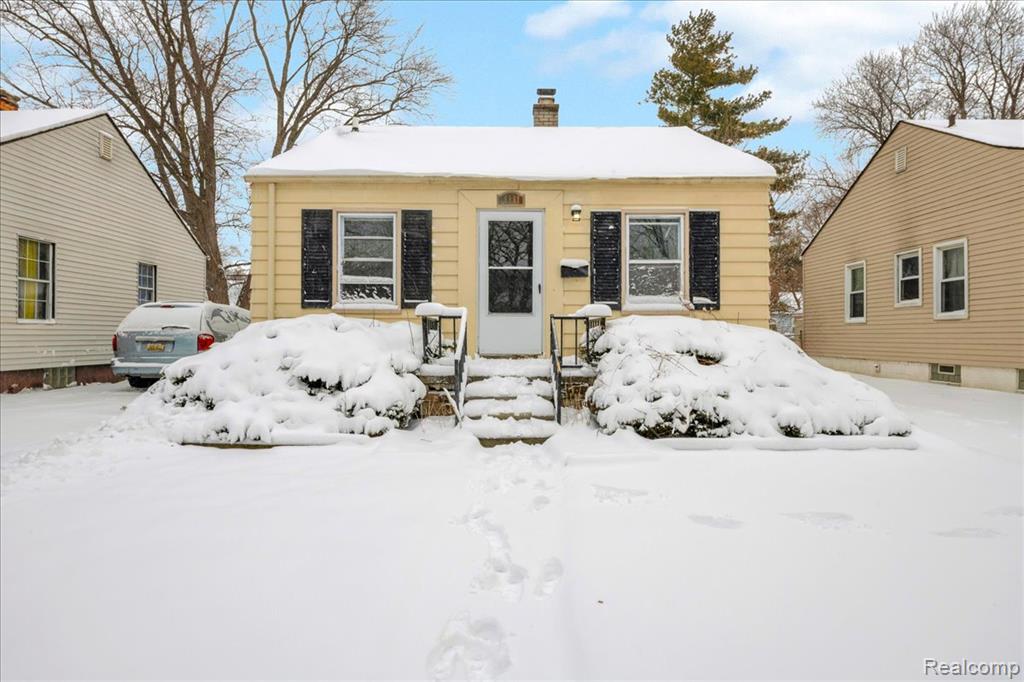 18981 Kenosha Street, Harper Woods, MI 48225 — Photo 23