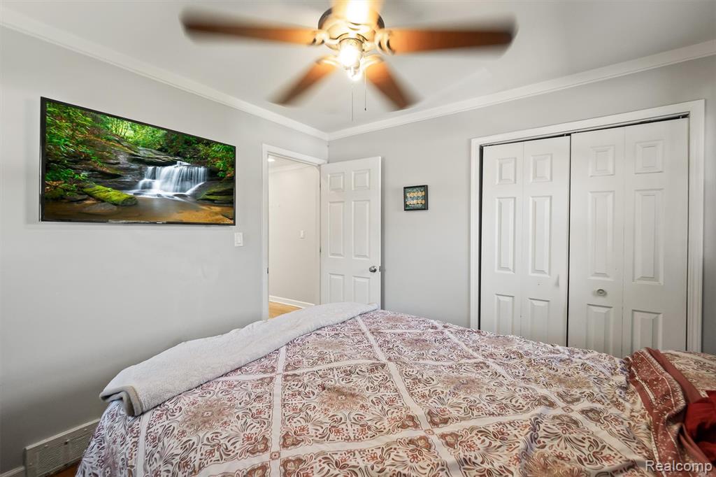 8873 Wormer, Redford, MI 48239 — Photo 12