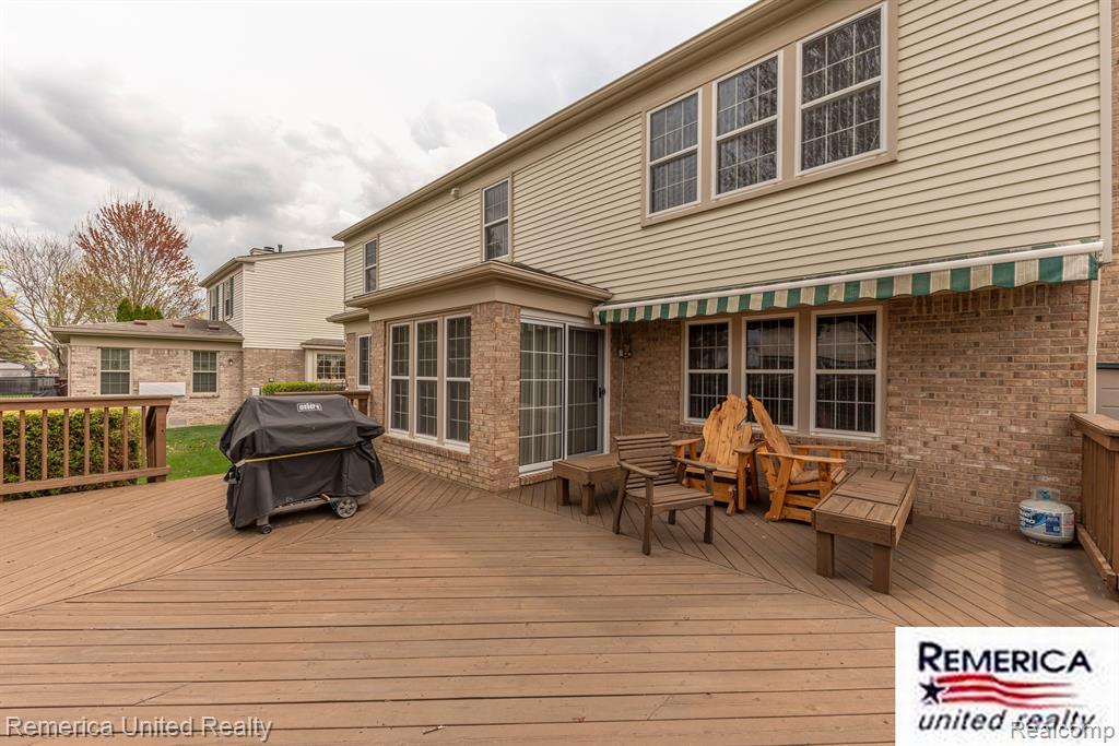 46206 LARCHMONT Drive, Canton, MI 48187 — Photo 47