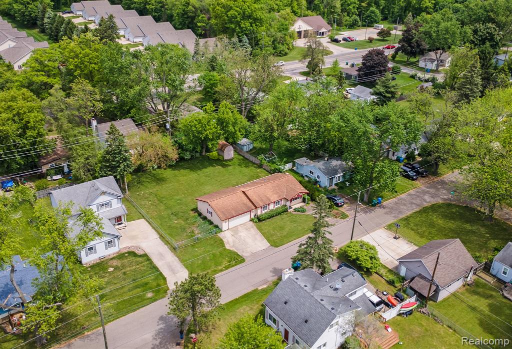 9220 Garden Terrace, Commerce Twp, MI 48382 — Photo 33