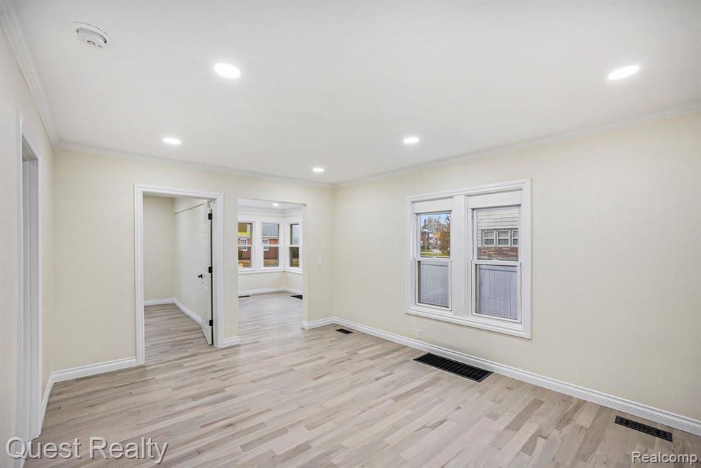 9 Hubbard, Mount Clemens, MI 48043 — Photo 8