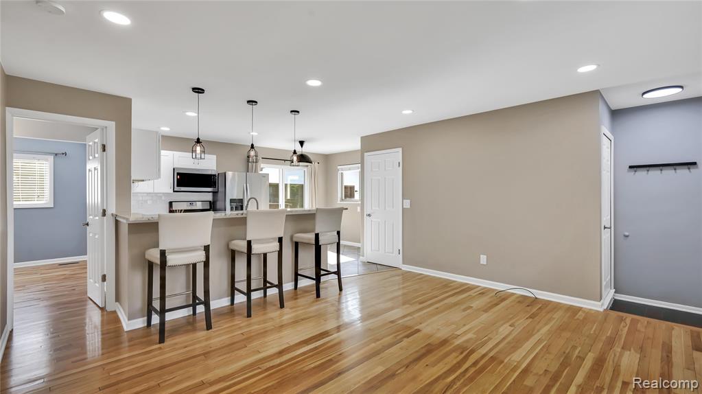 42938 Gainsley Drive, Sterling Heights, MI 48313 — Photo 2
