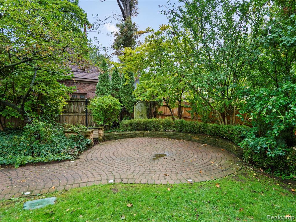 683 Lincoln Road, Grosse Pointe, MI 48230 — Photo 48