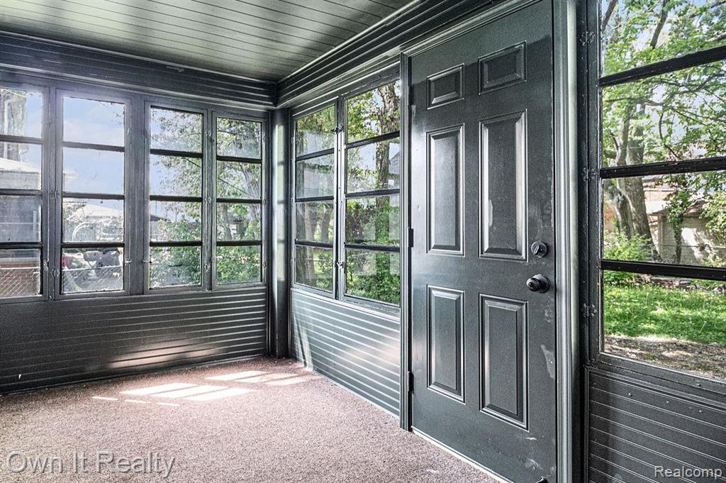 9320 W OUTER Drive, Detroit, MI 48219 — Photo 14