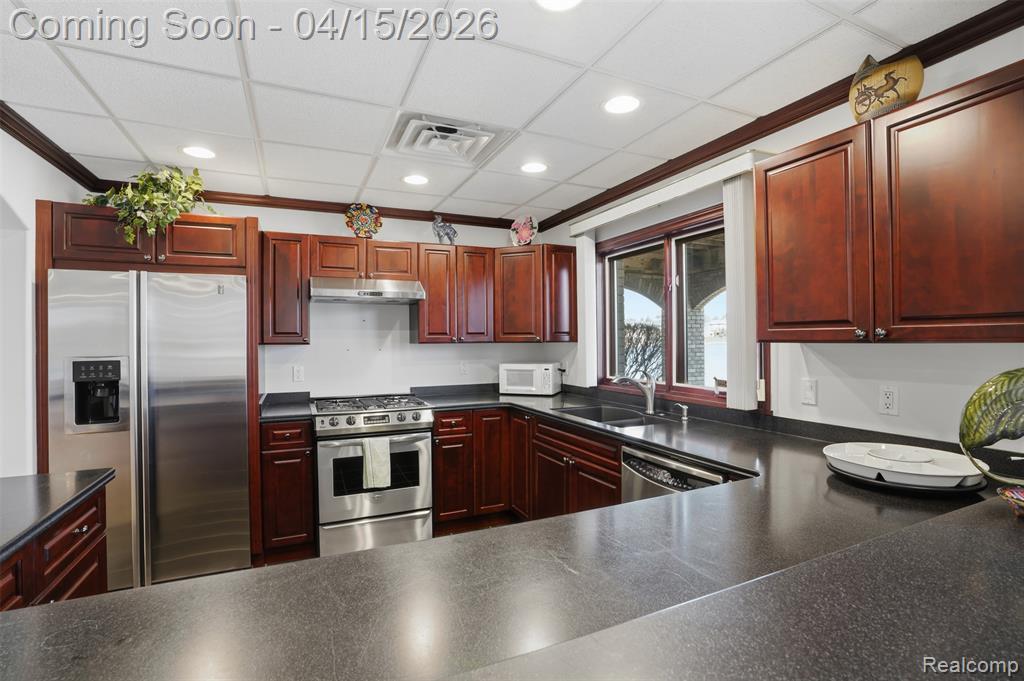 49265 Parkshore Court, Northville, MI 48168 — Photo 30