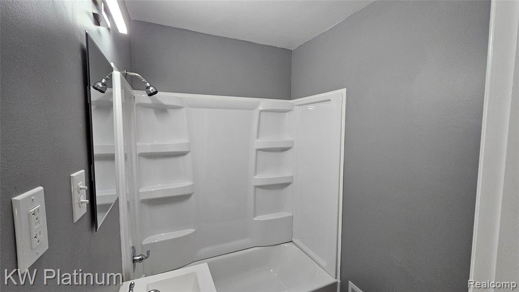 7527 Toepfer Road, Warren, MI 48091 — Photo 7