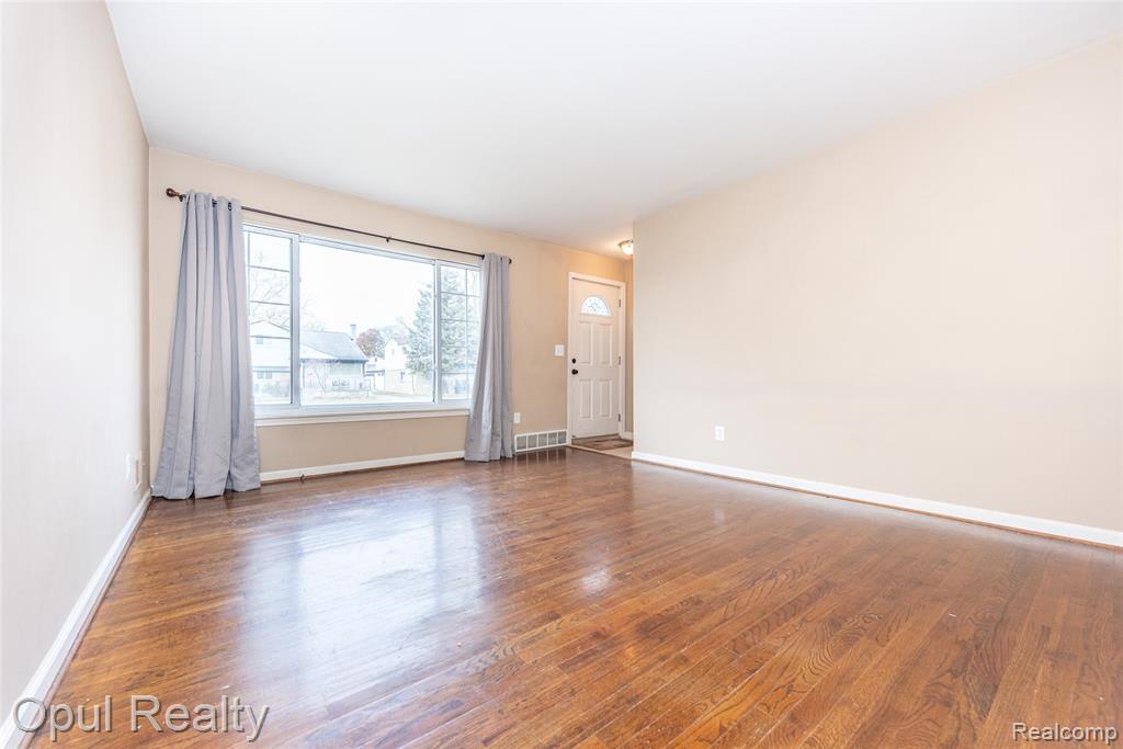 8234 Perrin Avenue, Westland, MI — Photo 4