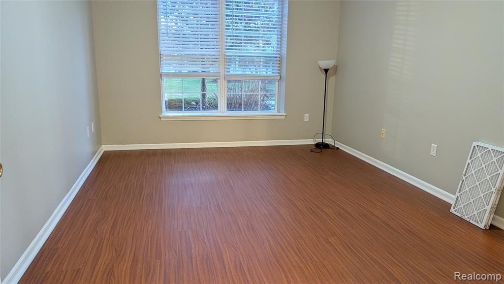 15286 CORNELL Drive, Clinton Twp, MI 48038 — Photo 34