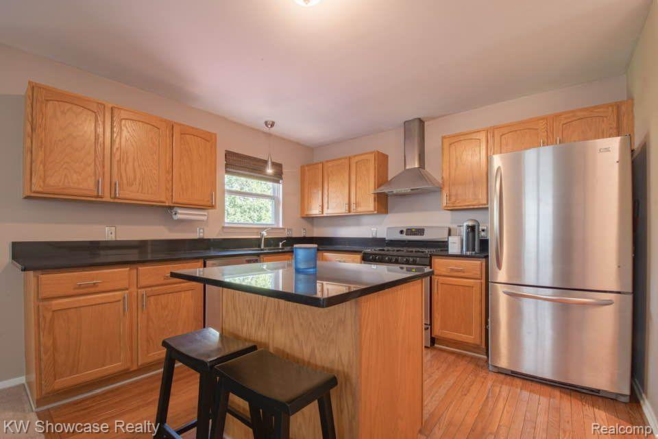 1420 POND VIEW, Wixom, MI 48393 — Photo 3