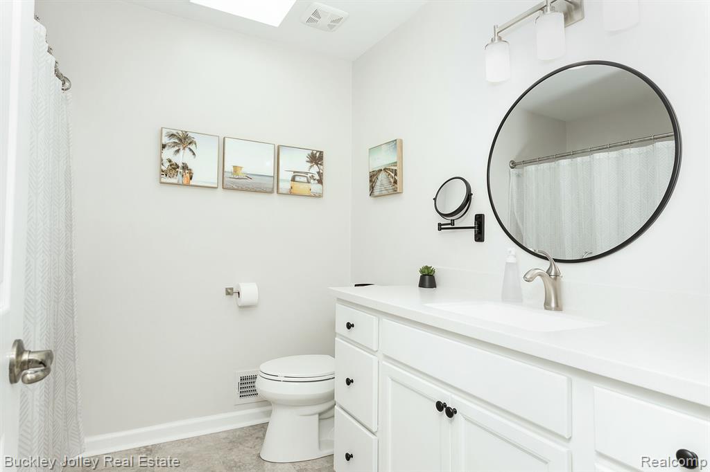 2038 CUMBERLAND Drive, Brighton, MI 48114 — Photo 22