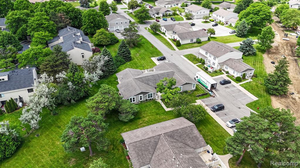 39613 Village Wood Lane, Novi, MI — Photo 27