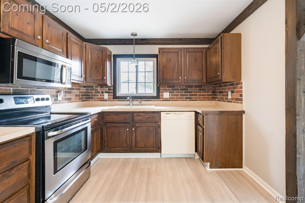 111 Blanche Drive, Troy, MI 48098 — Photo 14