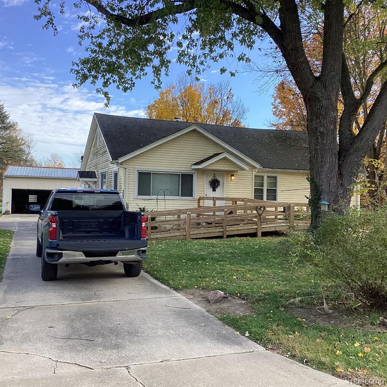 721 Lee Avenue, Vicksburg, MI 49097 — Photo 2