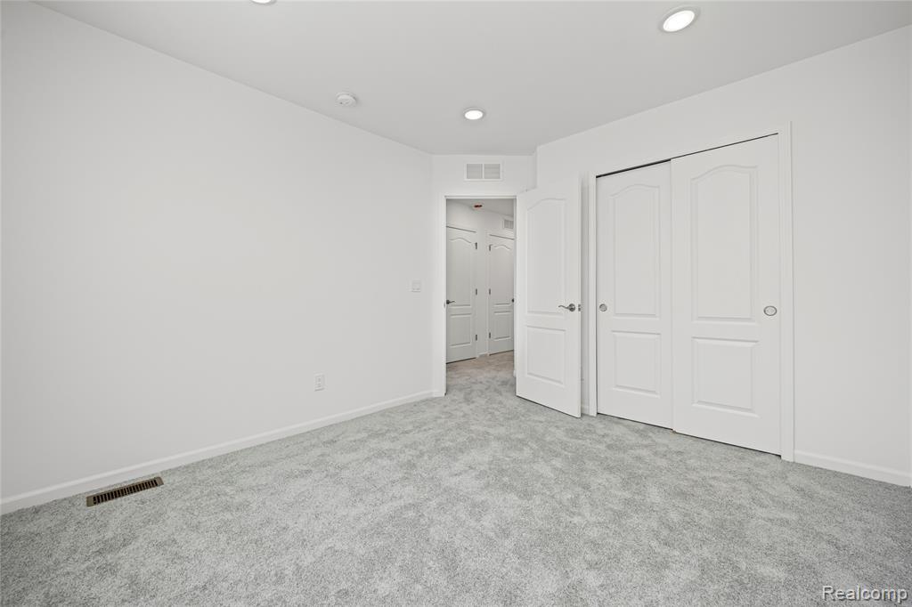 43071 Atwood Avenue, Novi, MI — Photo 40