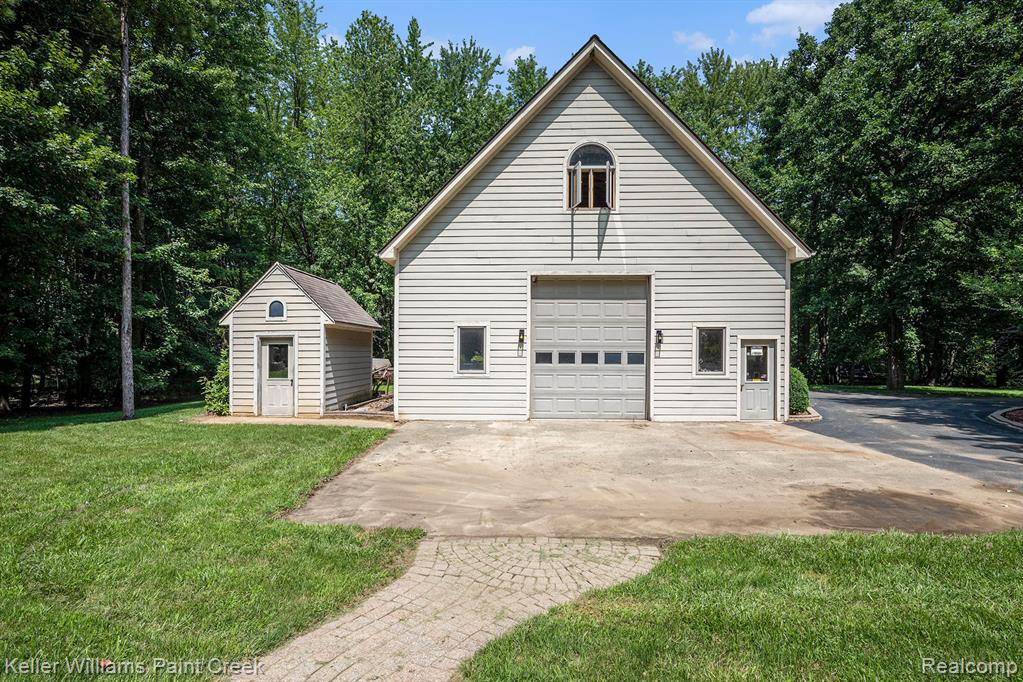 6365 Hayfield Lane, Almont, MI 48003 — Photo 10