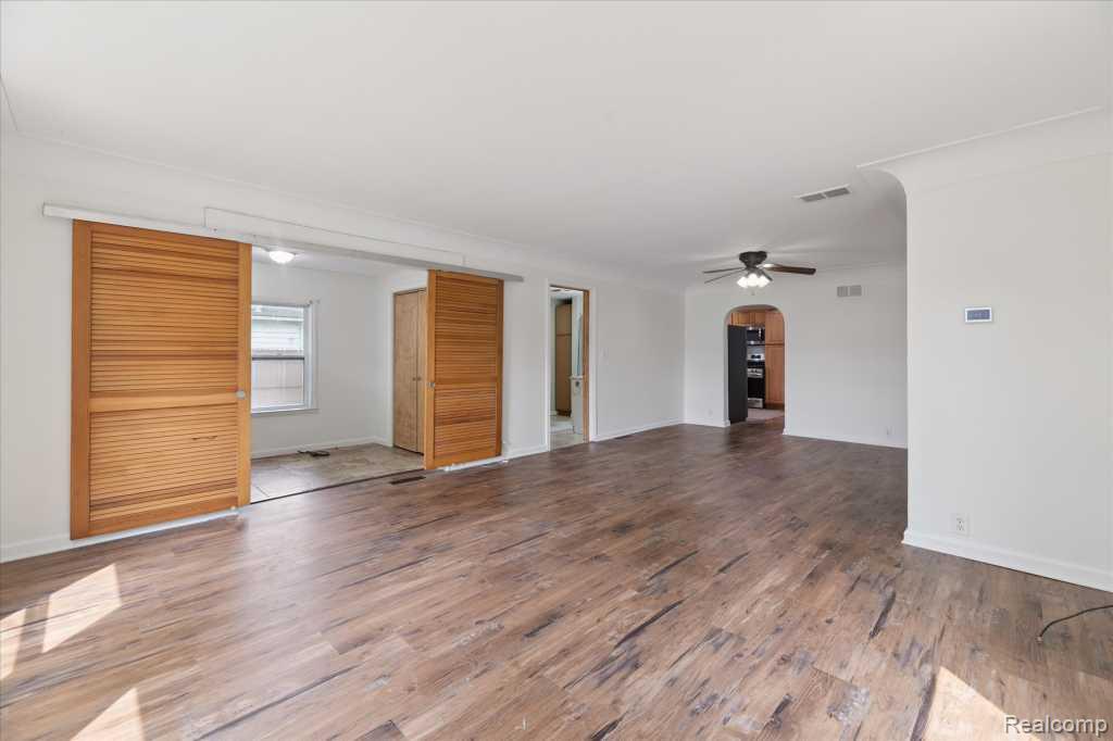 405 Huron Street, Owosso, MI 48867 — Photo 6