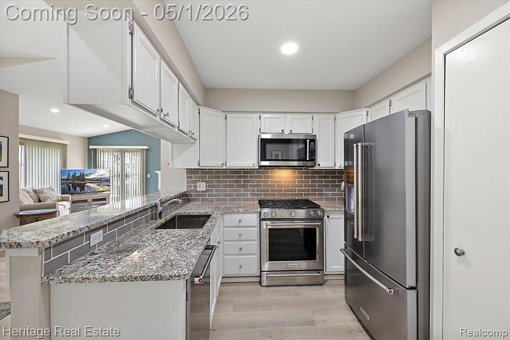 1932 Valley Lane, Lake Orion, MI — Photo 10