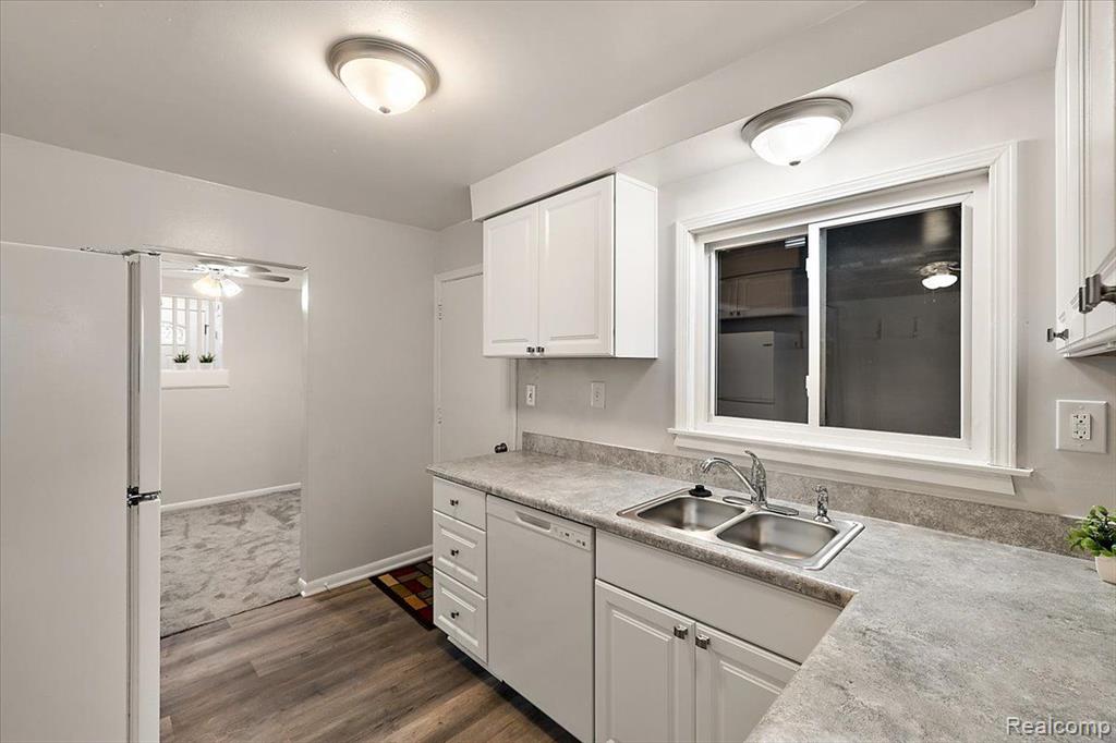 43 FERNBARRY Drive, Waterford, MI 48328 — Photo 19