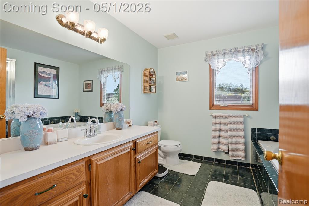 14428 Glen Eagle Court, Shelby Twp, MI 48315 — Photo 37