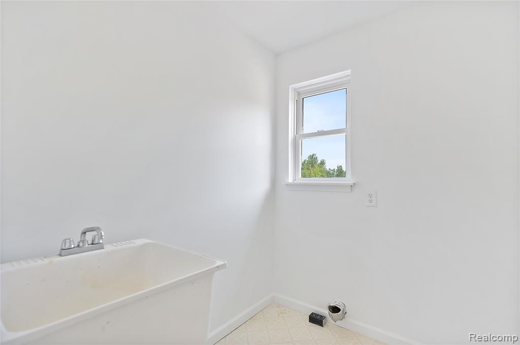 12172 Rynn Road, Emmett, MI 48022 — Photo 11