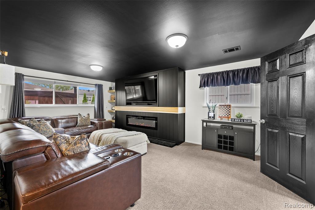 31602 Madison Avenue, Madison Heights, MI 48071 — Photo 17