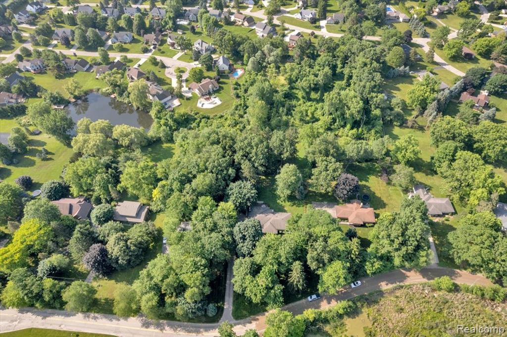 6875 Hubbard Road, Clarkston, MI 48348 — Photo 10