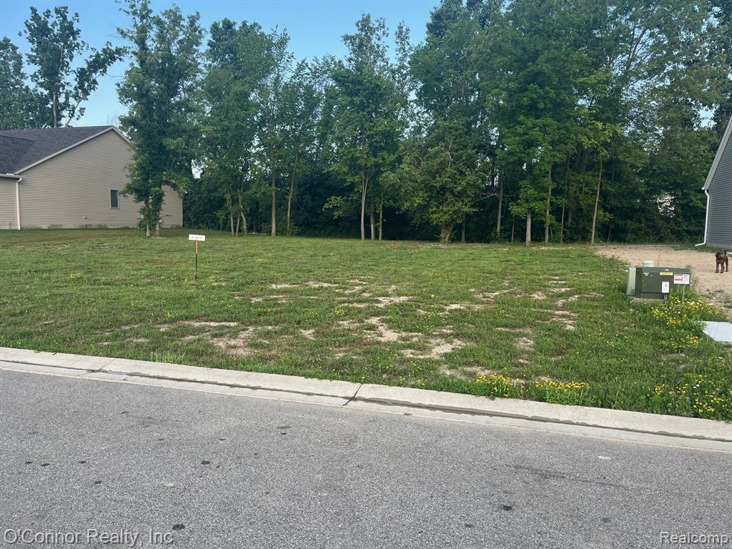 80 CAPITOL Drive, Marysville, MI 48040 — Photo 2