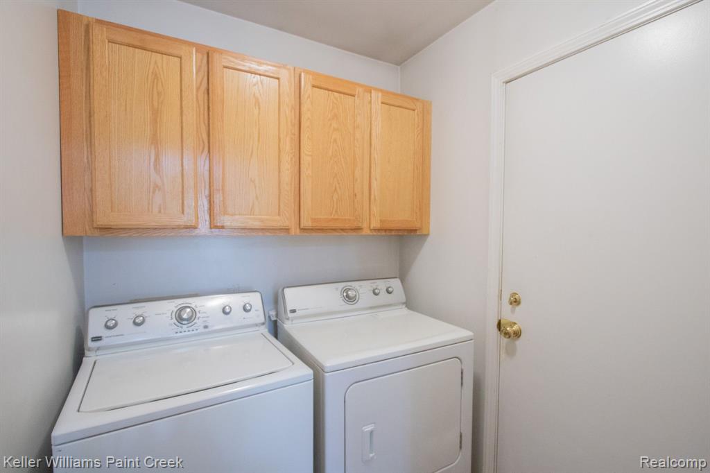 2569 MAPLE FOREST Drive, Wixom, MI 48393 — Photo 22