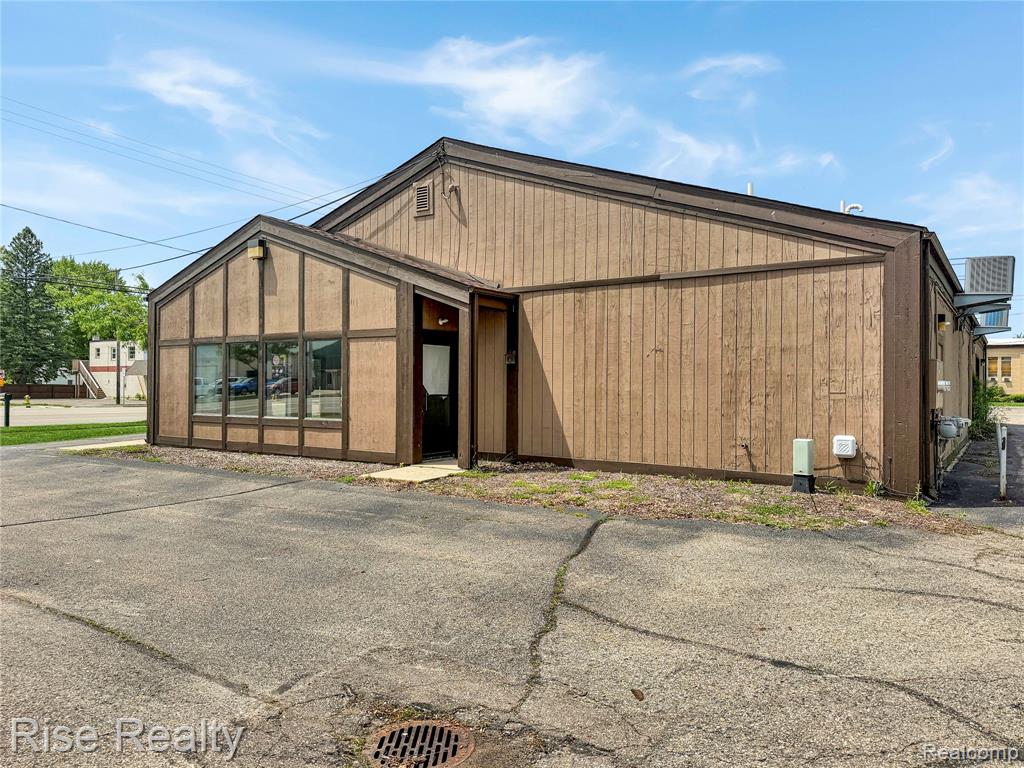 4449 S Saginaw Street, Burton, MI 48529 — Photo 2