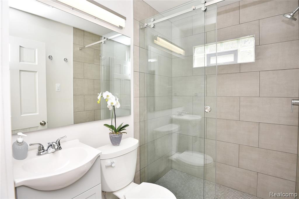 710 Donald Avenue, Royal Oak, MI 48073 — Photo 13