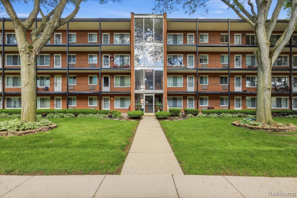2915 W 13 Mile Road, 308, Royal Oak, MI 48073