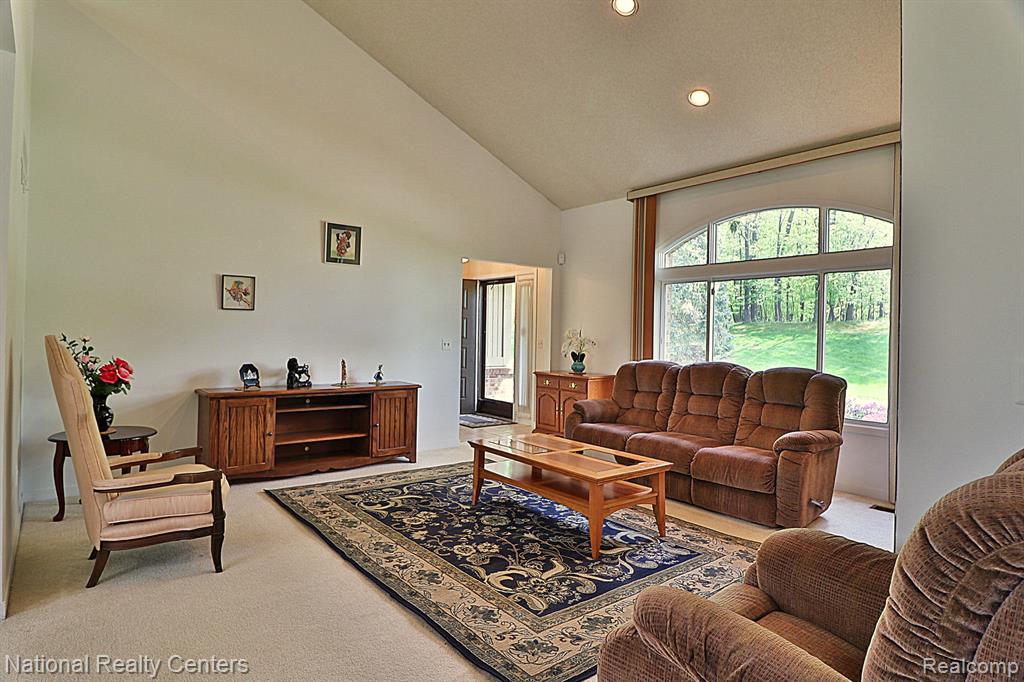6400 PINECREST, West Bloomfield, MI — Photo 7