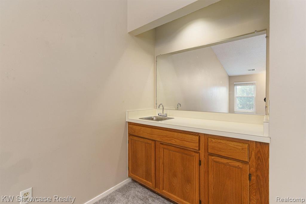 4980 OAK HILL Drive, 66, Waterford, MI 48329 — Photo 15
