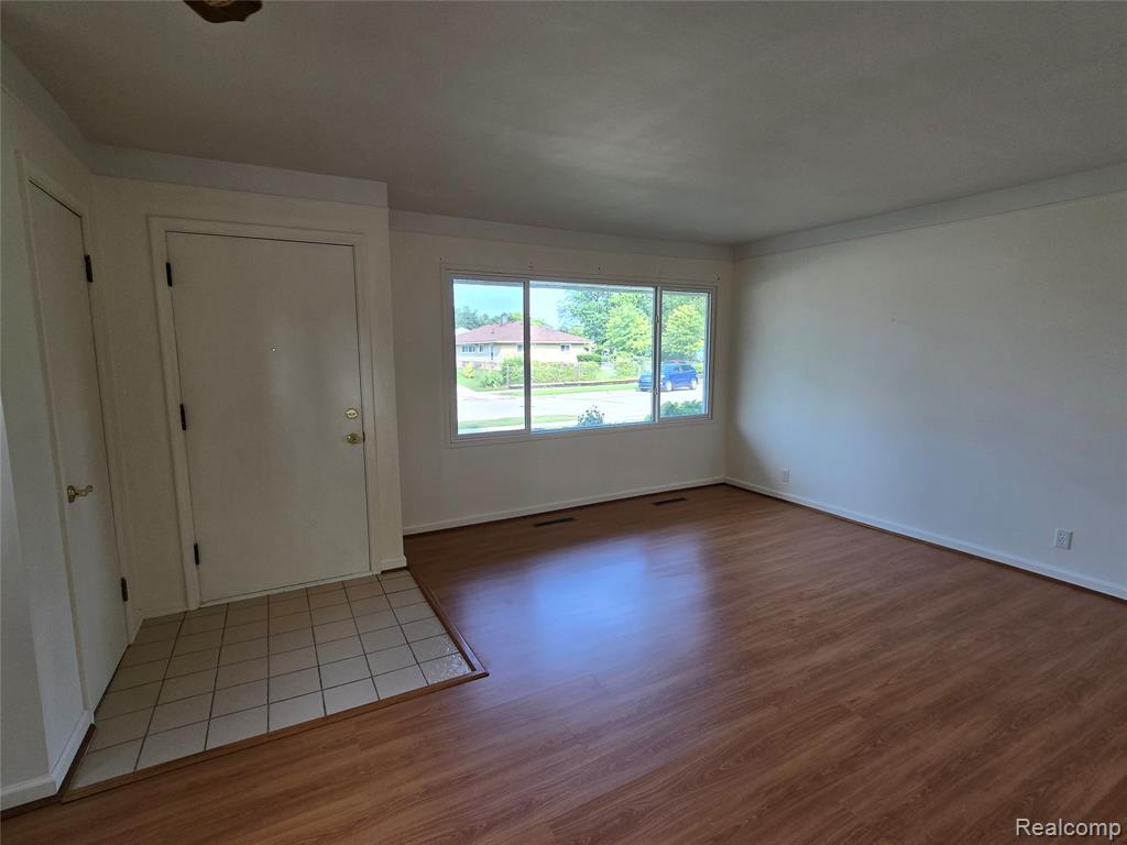 535 Lytle Place, Garden City, MI — Photo 7
