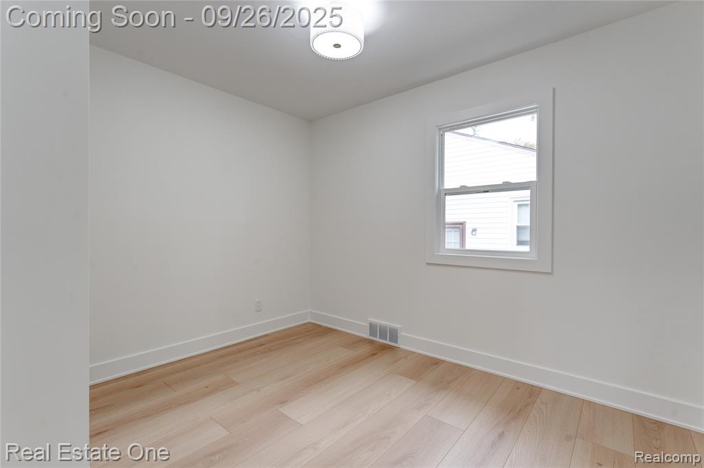 4702 Thorncroft Avenue, Royal Oak, MI 48073 — Photo 13