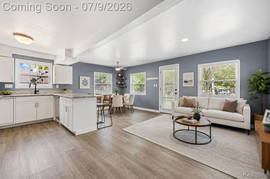 4694 Lakeborn Drive, White Lake, MI 48383 — Photo 8