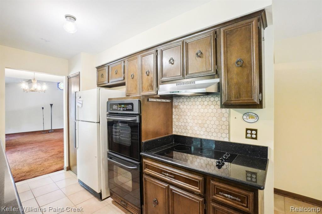 47955 BEN FRANKLIN Drive, Shelby Twp, MI 48315 — Photo 19