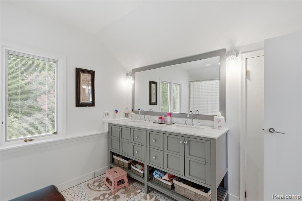 27310 Crestwood Drive, Franklin, MI 48025 — Photo 38