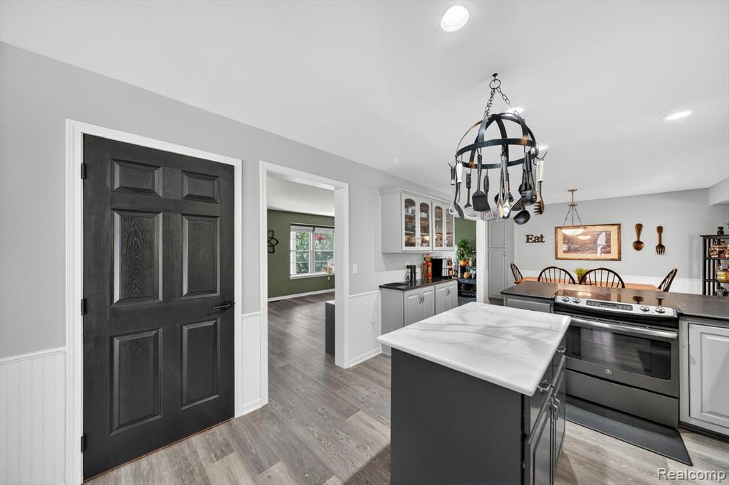 611 THORNEHILL Trail, Oxford, MI 48371 — Photo 11