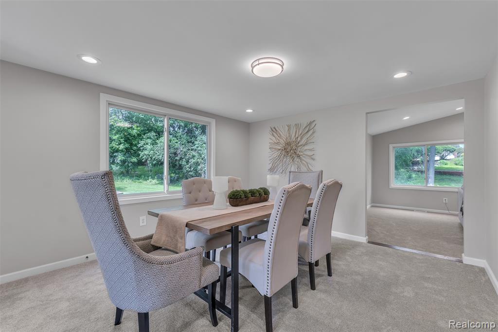 5310 Pond Bluff Drive, West Bloomfield, MI 48323 — Photo 12