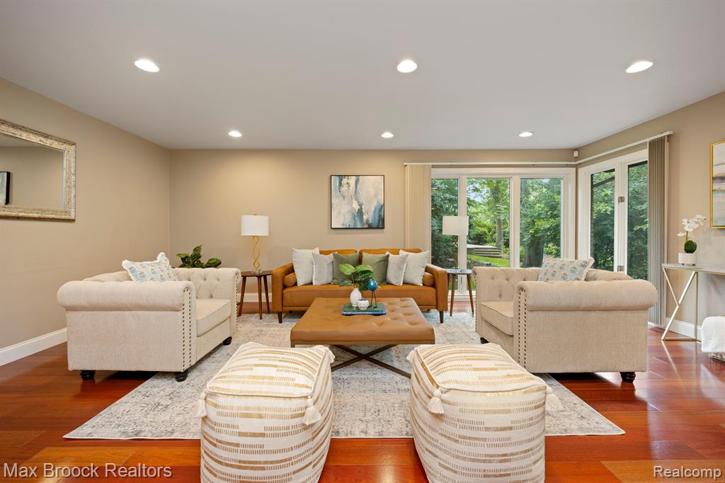 4619 MAURA Lane, West Bloomfield, MI 48323 — Photo 18