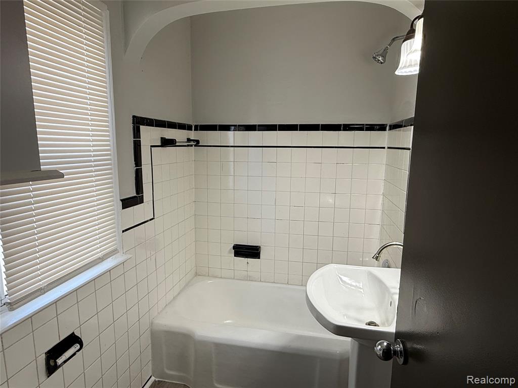 876 Garfield Avenue, Lincoln Park, MI 48146 — Photo 5