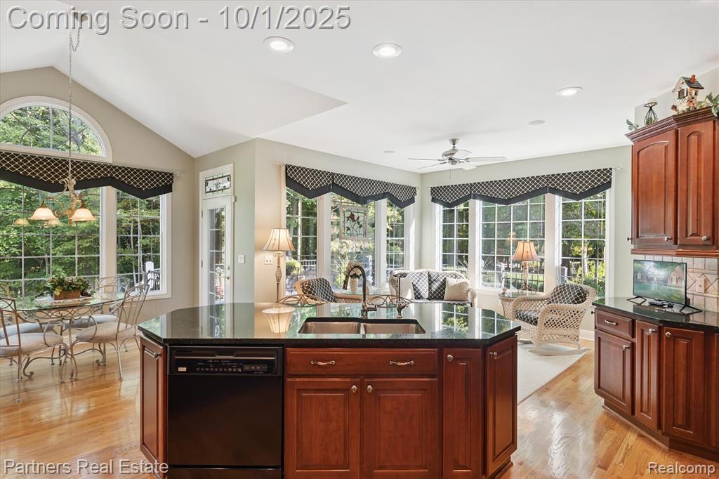 8044 Alta Vista Drive, Pinckney, MI 48169 — Photo 15