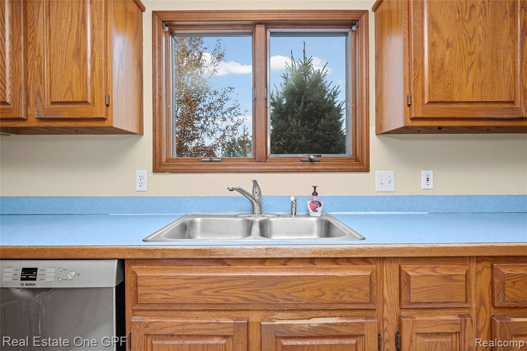 1135 Holmes Road, Allenton, MI 48002 — Photo 17