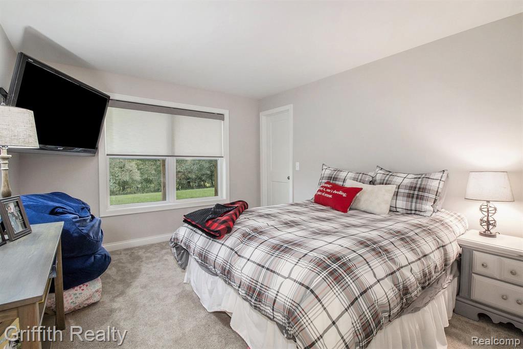 8285 MEADOW CREEK Lane, Pinckney, MI 48169 — Photo 37