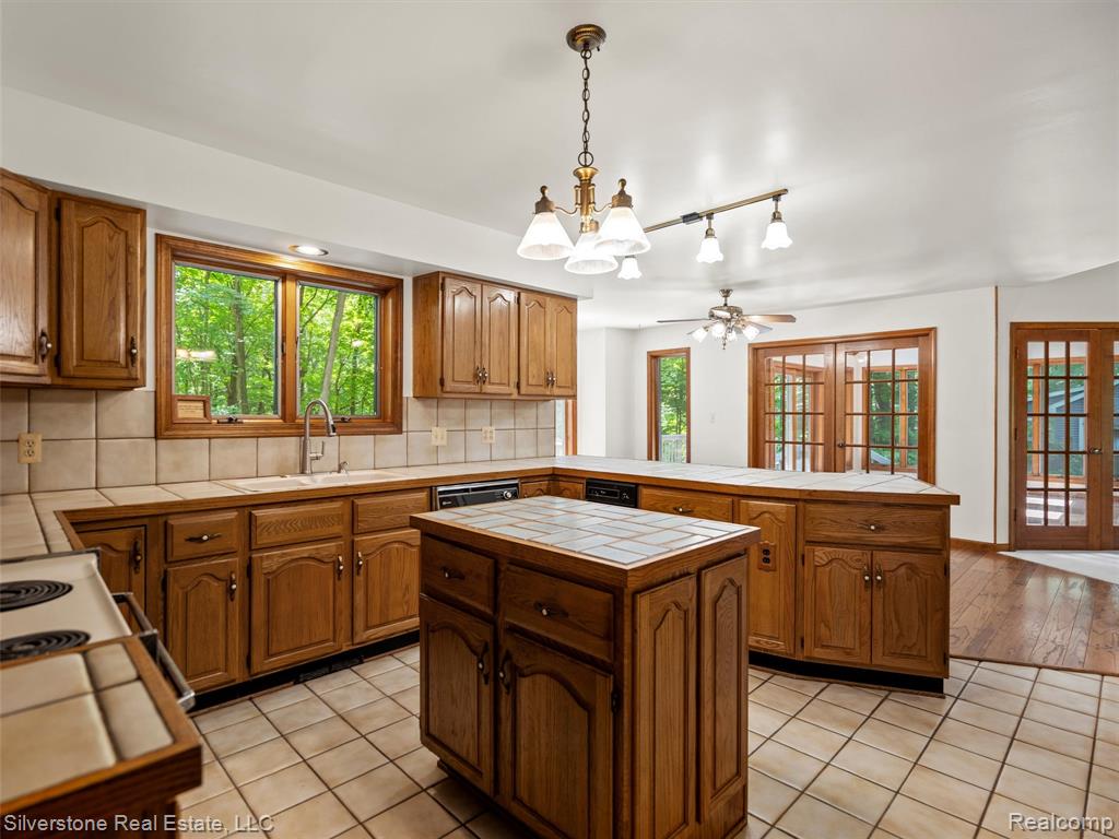 8065 Nathan Oscar Drive, White Lake, MI — Photo 23